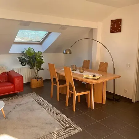 Modern Loft In Annemasse 15 Mins To Geneva With Private Free Parking *